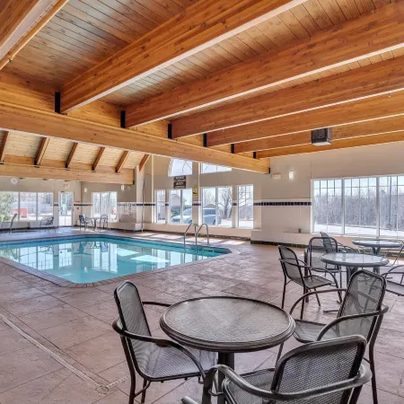 Duluth Inn & Suites Near Spirit Mountain