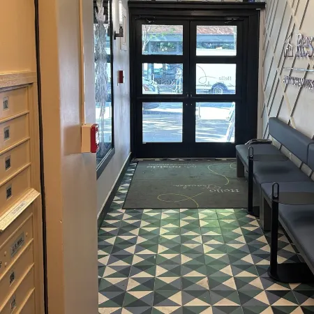 Reside Seattle Downtown, a Wyndham Residence Отели рядом с достопримечательностью «Пляз Алки»