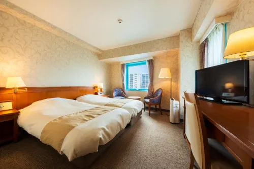 Hotel Seawave Beppu - Bergblick