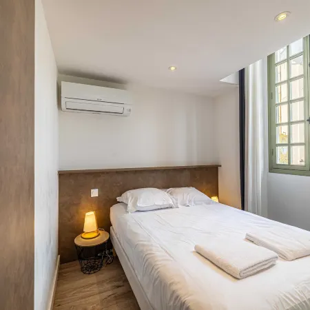 A/C Mezzanine Apt 2BR/4P - Place Garibaldi