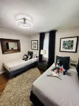 Posh spacious pool house in the Heights. - Private Pools