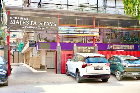 FabHotel Kirti Nagar Отели рядом с достопримечательностью «ARRAY LOGIC»