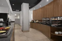 Hilton Garden Inn Denver Downtown - breakfast