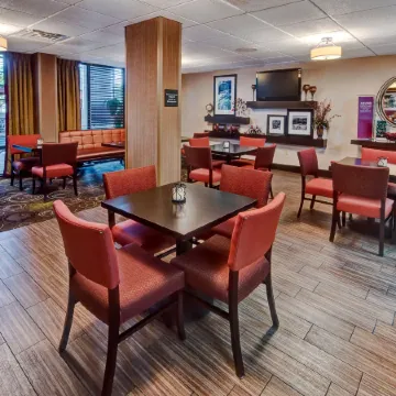 Hampton Inn Clarksville Отели в г. Кларксвилл