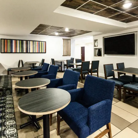 Holiday Inn Express & Suites NASHVILLE - BRENTWOOD I-65 by IHG