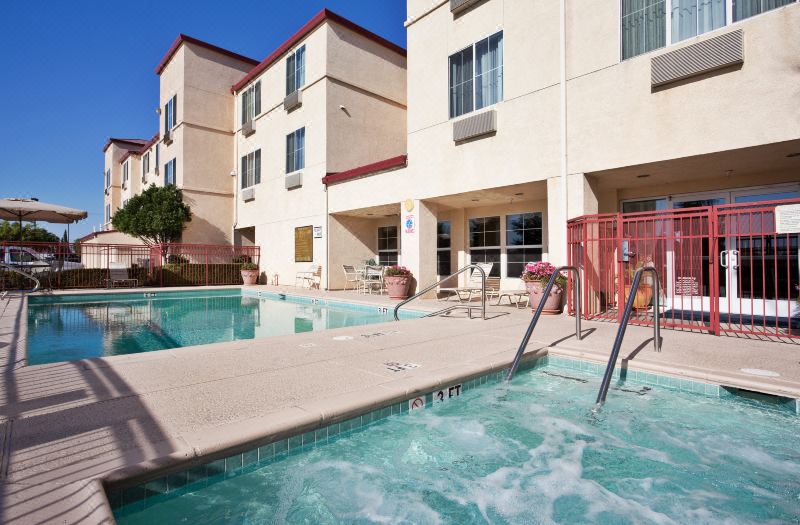 Holiday Inn Express & Suites Tracy by IHG photo 3