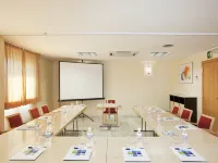 Holiday Inn Express 馬德里 - 裡瓦斯 拉斯苏埃尔特斯附近的飯店