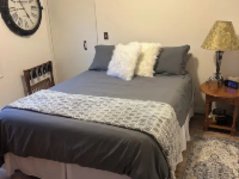 Lovely location close to the lake and downtown Lake CIty & Several beaches. 米索基縣酒店