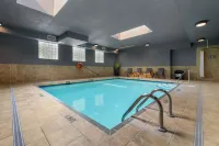 Best Western King George Inn  Suites - Pools