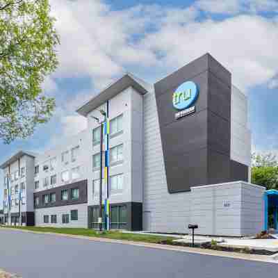 Tru by Hilton Commerce Hotel Exterior