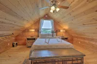 Chic Thorndale Cabin w/ Fire Pit & Fishing Pond - Parkplatz