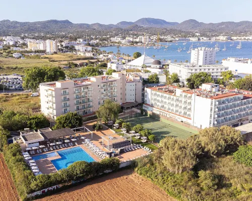 Invisa Hotel Es Pla - Adults Only Hotels near Sa Talaiassa
