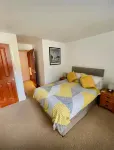 ستنينج سباشوس أبارتمنت أون ريفر نيس - جاكوزي