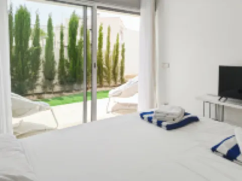 Modern Pool Bungalow