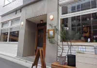 almond hostel & cafe Shibuya Các khách sạn gần Tokai University Yoyogi Campus