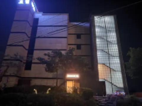 Yeoju Reverse Hotel Hotel berhampiran House of Empress Myeongseong