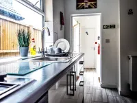 Ensuite5 Woodhouse private bath 2kitchen Hotels in Stoke-on-Trent