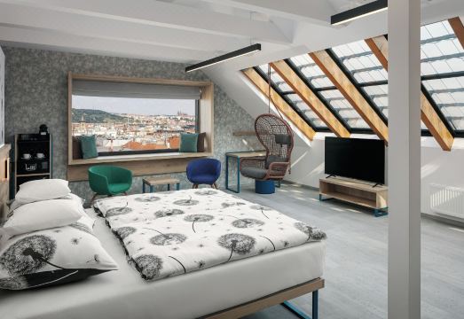 EA 호텔 모멘트 셀프 체크인