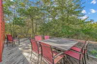 6 Mi to Kyle Field! Pet-friendly Getaway w/ Yard - 3-Star