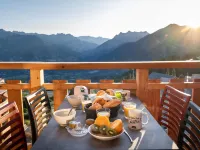 Apartment in Risoul with Ski-in/Ski-Out Access Hotels in Risoul