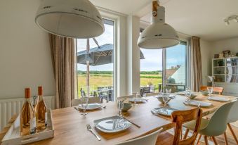 Luxury 10-person Family Villa