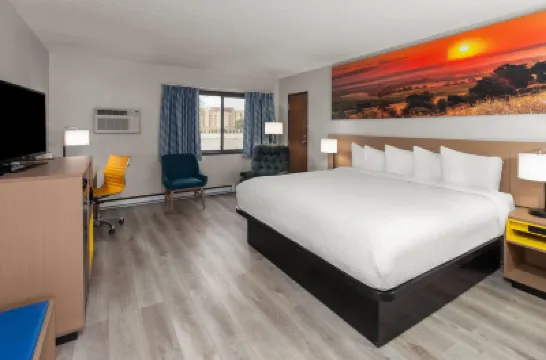 Days Inn by Wyndham Mason City Hotels near Rancho Deluxe