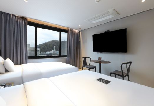 안동 호텔 객실 내부