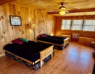 Tara's Treehouse: Another Day in Paradise - Views of the Mountain & Lake Burton