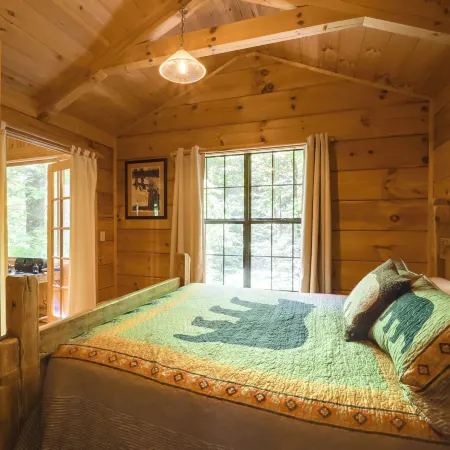 All-Season Sunroom and Hot Tub Marion Cabin Retreat