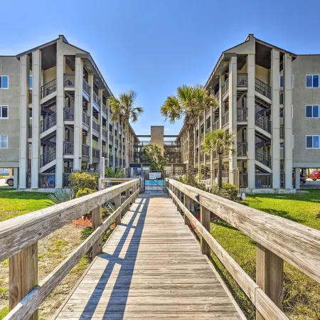 Fernandina Beach Condo ~ 1 Mi to Golf Courses