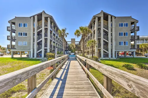 Fernandina Beach Condo ~ 1 Mi to Golf Courses - شرفة