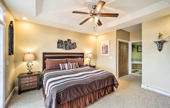 Scenic Views! Ski-in/Ski-Out Condo in Beech Mtn