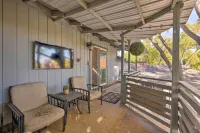 Luxurious Downtown Lodi Apartment in Wine Country!