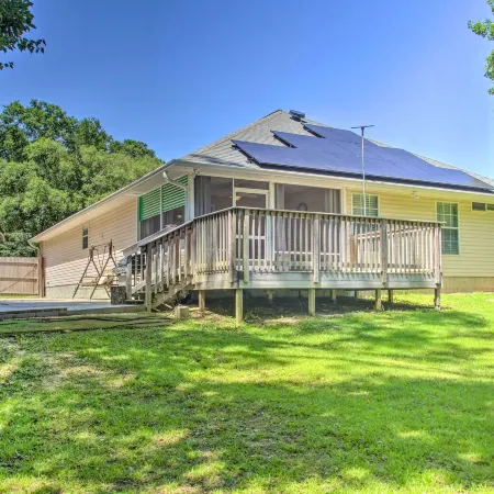 Cozy-Modern Pensacola Home Large Yard, Grill