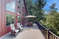 Luxurious 3BR Home w/ Hot Tub & Fireplace - 3 estrellas