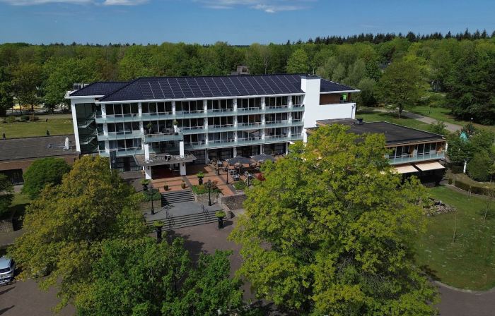 Fletcher Familiehotel De Hunzebergen