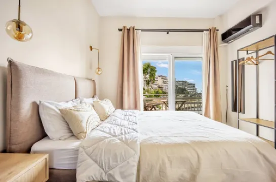 靠近海邊的陽光公寓，景色迷人