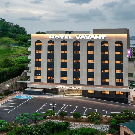 VAVANT TOURIST HOTEL Отели рядом с достопримечательностью «Железнодорожная станция Мокпо»