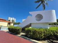 Beautiful Quiet and Luxurious Apartment Overviewing the Renaissance Marina!