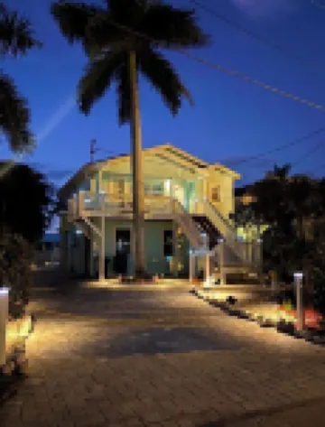 Island Cottage in Quaint Matlacha Florida. Amazing island life is a click away…