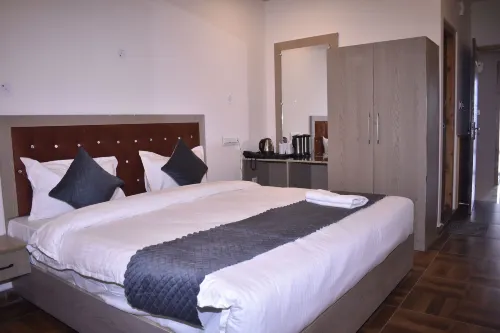 Night Inn Paradise Hotels in Kullu