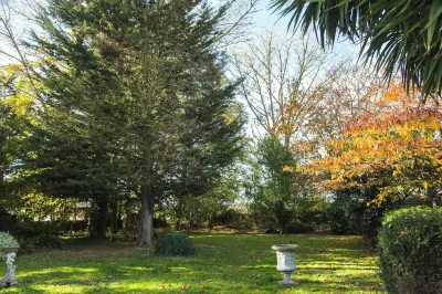 Calm Private Annex Ideal to Work, Rest & Explore Hotels in 