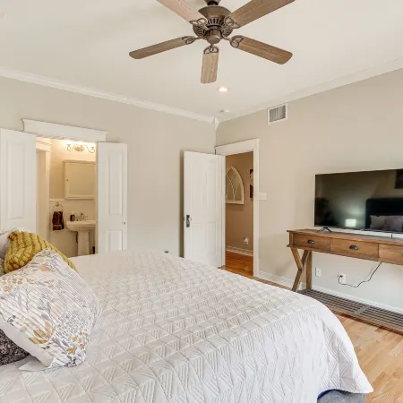 Brenham Rental w/ Deck & Yard < 1 Mi to Downtown!