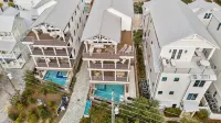Summer Wind 7 Bedroom Home by RedAwning - Parking