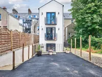 四十四北 倫敦德里市政廳附近的飯店