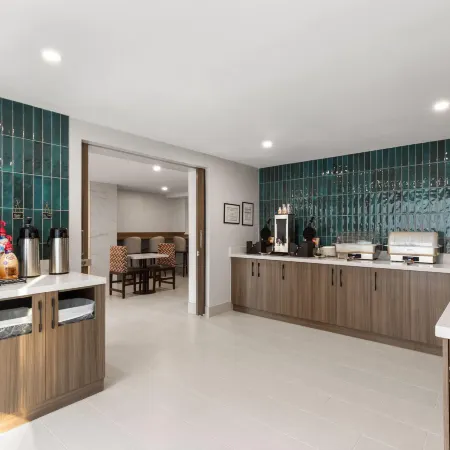 La Quinta Inn & Suites by Wyndham Atlanta Roswell