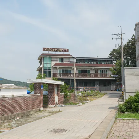 The road to Boryeong Sea