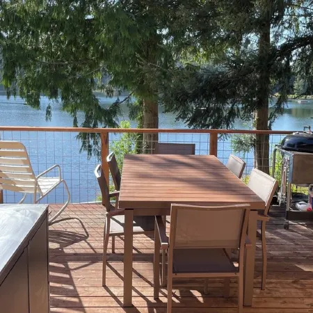 Woodsy Lakefront Cabin - Hot Tub, Kayak, Fire Pit - Family & Romantic Getaways