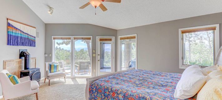 Mountain Views + Hot Tub: Airy Forest Escape! Hotels in Gilpin County