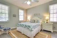 Ocean View Oasis w/ Resort Access, 2 Mi to Beach! - 3 estrellas
